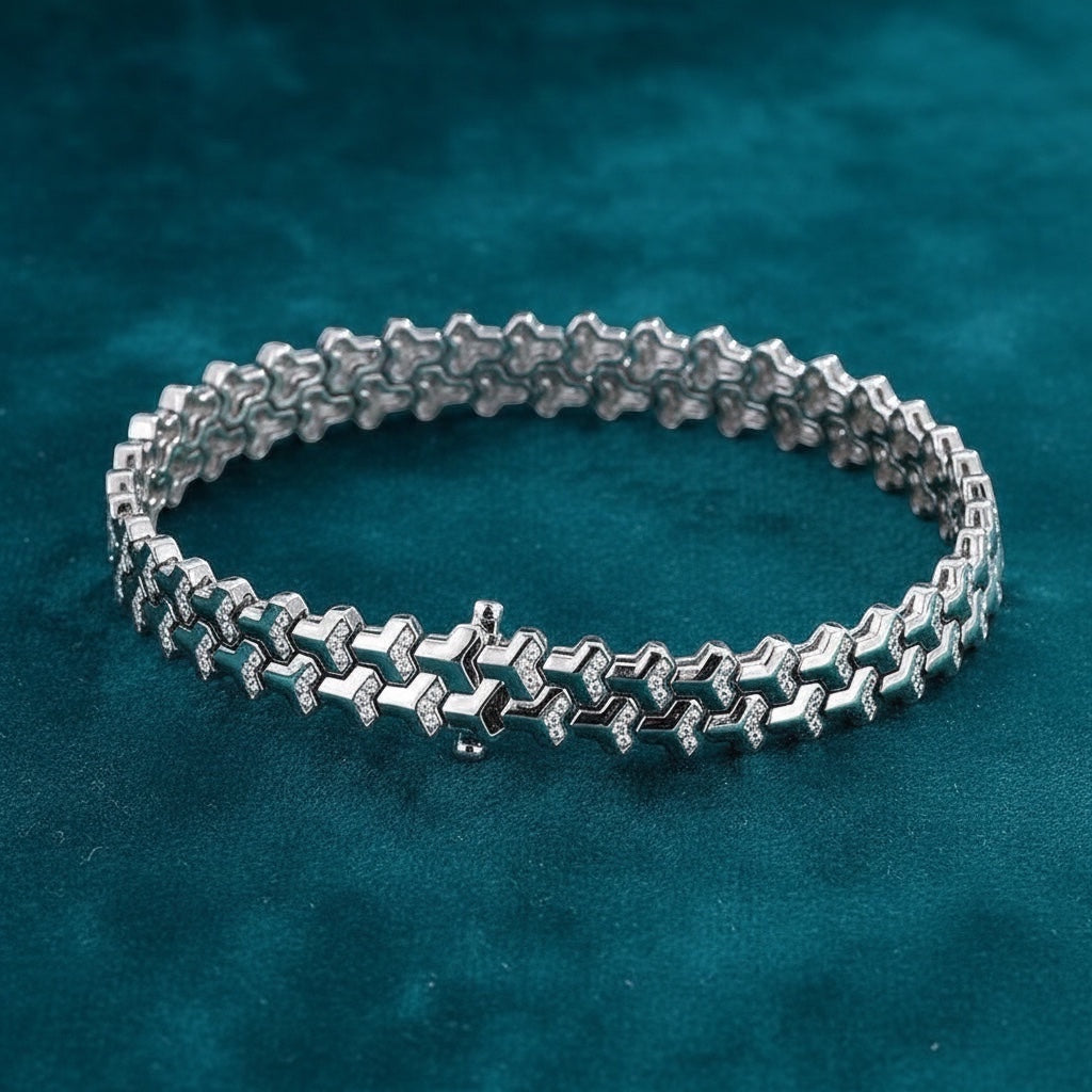 BoxUnboxed Apex Interlocking Moissanite Chain Link Bracelet in solid 925 Sterling Silver with platinum rhodium plating.